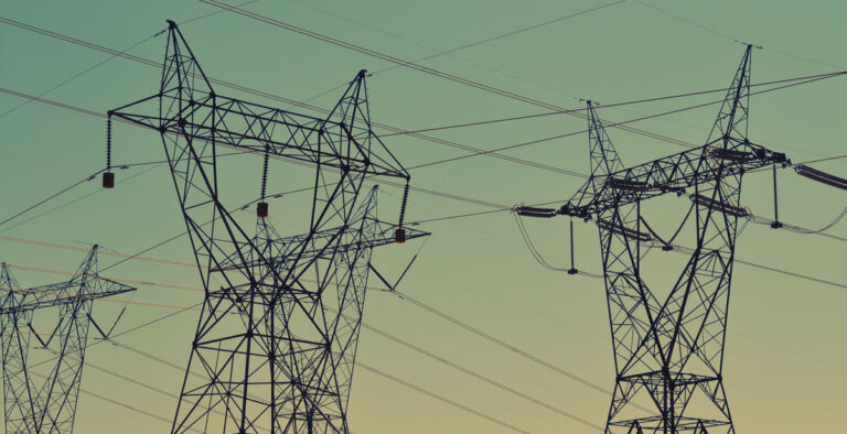 Plafonarea sau reglementarea prețului energiei e cel mai rău lucru. Cineva trebuia găsit și pedepsit public într-un act care să elibereze furia – Interviu