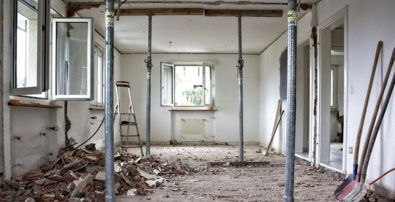 500 de milioane de metri pătraţi de clădiri aşteaptă renovarea