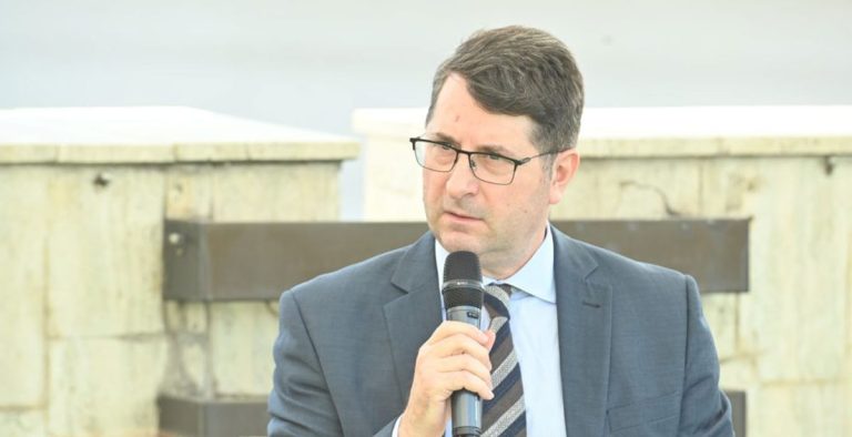 Dudău (EPG): ”Stoparea investiţiilor în perimetrele de gaze din Marea Neagră va afecta reputaţia ţării”