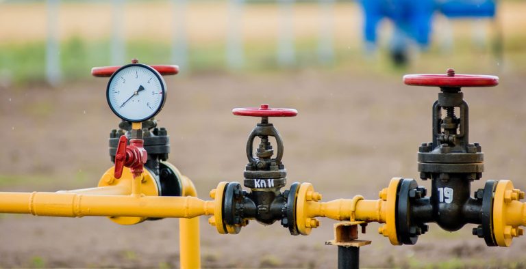 Cum se joacă PSD cu securitatea energetică a României. Ţara noastră, cea mai expusă dacă Rusia sistează tranzitul de gaze prin Ucraina