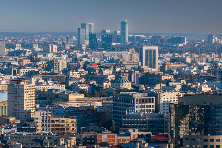 Abordarea emisilor de carbon pe întreaga durată de viață (WLC) a clădirilor. Bariere și Soluții.